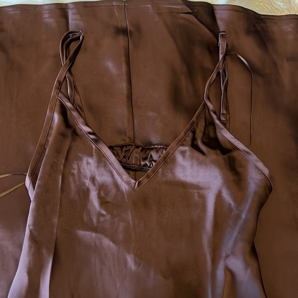 NWT HOUSE OF HARLOW 1960 Satin effect BROWN BURGUNDY DRESS. Sz S - Picture 11 of 16